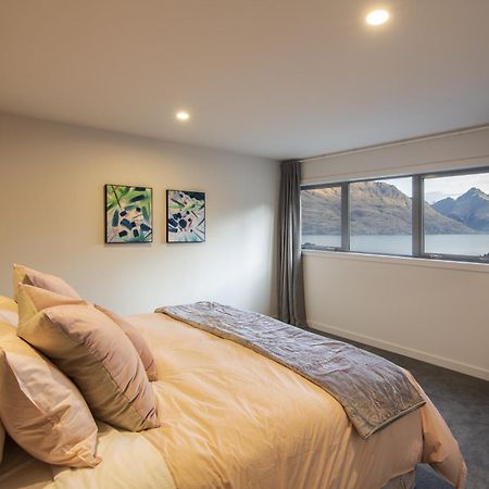 Lago Infinito By Sotheby'S Luxury Rental Homes كوينستاون المظهر الخارجي الصورة