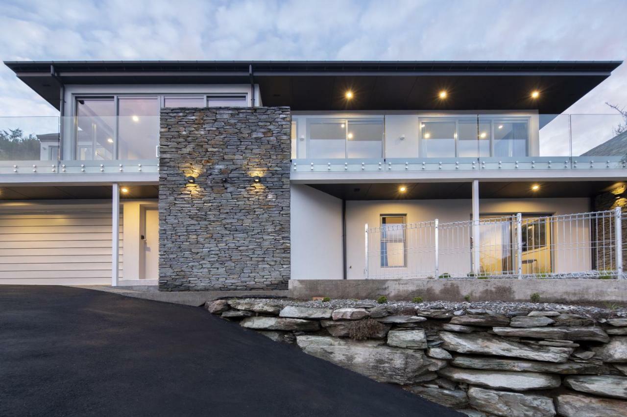 Lago Infinito By Sotheby'S Luxury Rental Homes كوينستاون المظهر الخارجي الصورة